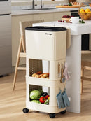 “Lixeira para cozinha, alta capacidade, tampa corrediça, com rodinhas, dois compartimentos.”